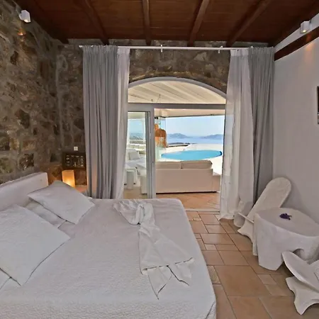 Mykonos Sleeps 14 Pool Air Con *